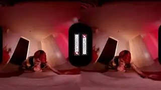 تجربة في آر إباحية: فتاة جميلة تختنق على قضيب عملاق في الواقع الافتراضي