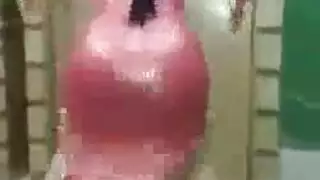 رقص علني يتحول إلى جماع جماعي – جميع الفتحات مملوءة