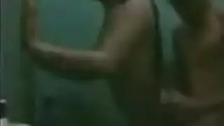 سكس شقيق محرم – مشهد حمام مبلّل وقاسي