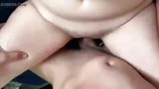 شاب مصرى ينيك بنت خالتو وهيه نايمه وتصرخ