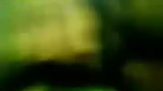 زوجان مراهقان يمارسان الجنس المكشوف مع نساء مغرية