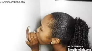 الام والابت ادخل الراس فقط