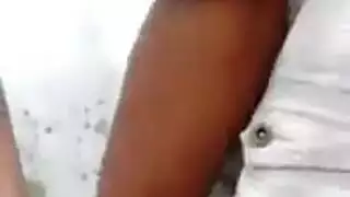 ابن يدخل على امة وهية عارية