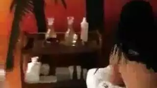 فتاة عربية كبيرة الصدر رولا تُمارس الجنس خلال تدليك شهواني