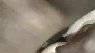 امرأة مصرية ناضجة تبتلع المني